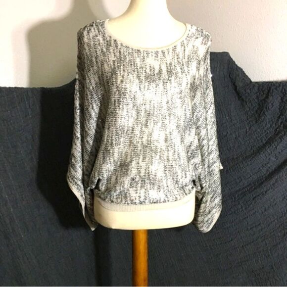 Karen Kane NWT Dolman Sleeve Gray Brushed Metal Sequin Sweater Top Size M - Picture 1 of 9